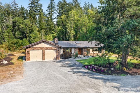 Photo of 31419 MOUNTAIN HWY HWY E, Eatonville, WA 98328 (MLS # 2569500)