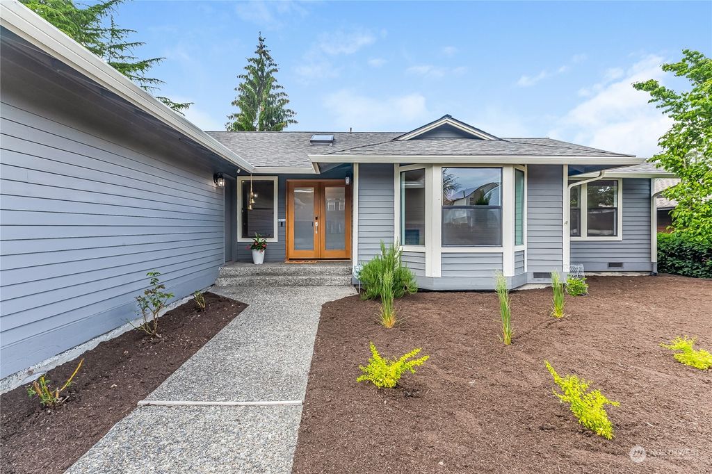 Photo of 19236 SE 47th Street, Issaquah, WA 98027 (MLS # 2125891)