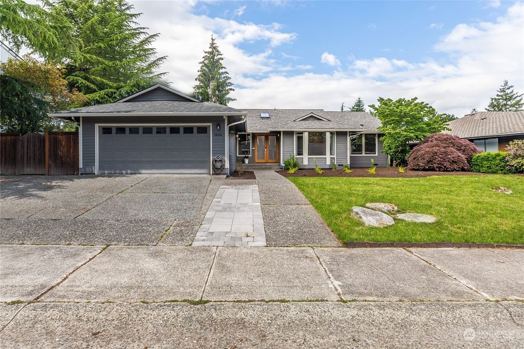 Photo of 19236 SE 47th Street, Issaquah, WA 98027 (MLS # 2125891)