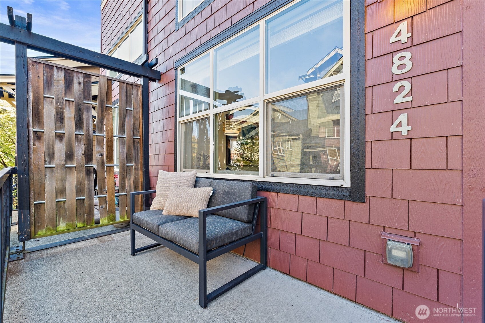 4824 Pointes Drive