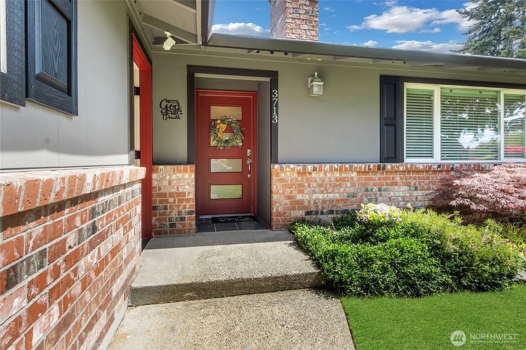 Photo of 3713 Tahoma Place W, University Place, WA 98466 (MLS # 2518197)
