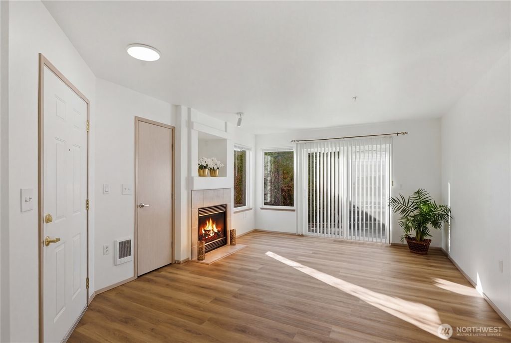 Photo of 11130 SE 208th Street #H102, Kent, WA 98031 (MLS # 2470921)