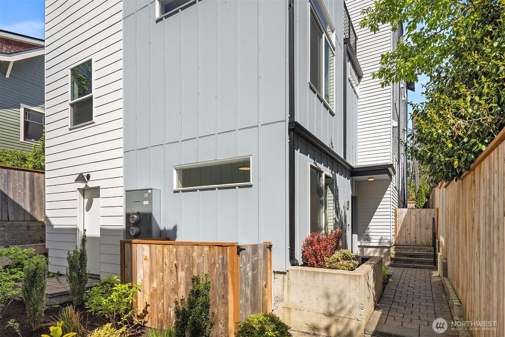 Photo of 1802 38th Avenue, Seattle, WA 98122 (MLS # 2508547)
