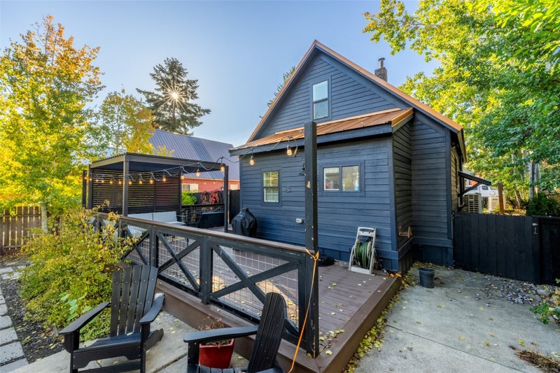 103 W Hoffmanville Avenue