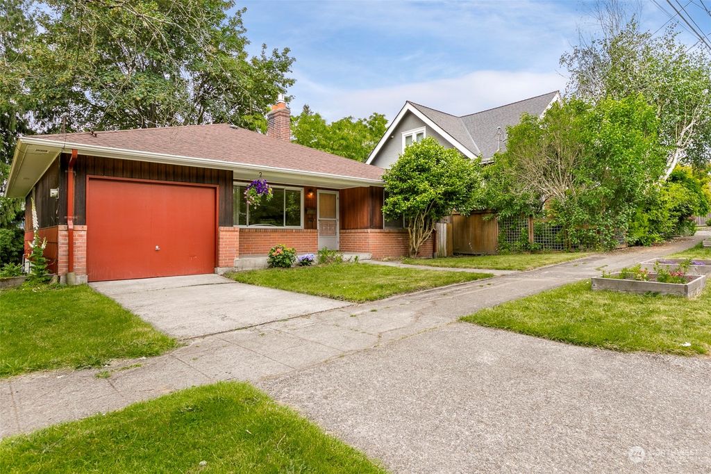 Photo of 6217 27th Avenue NE, Seattle, WA 98115 (MLS # 2255086)