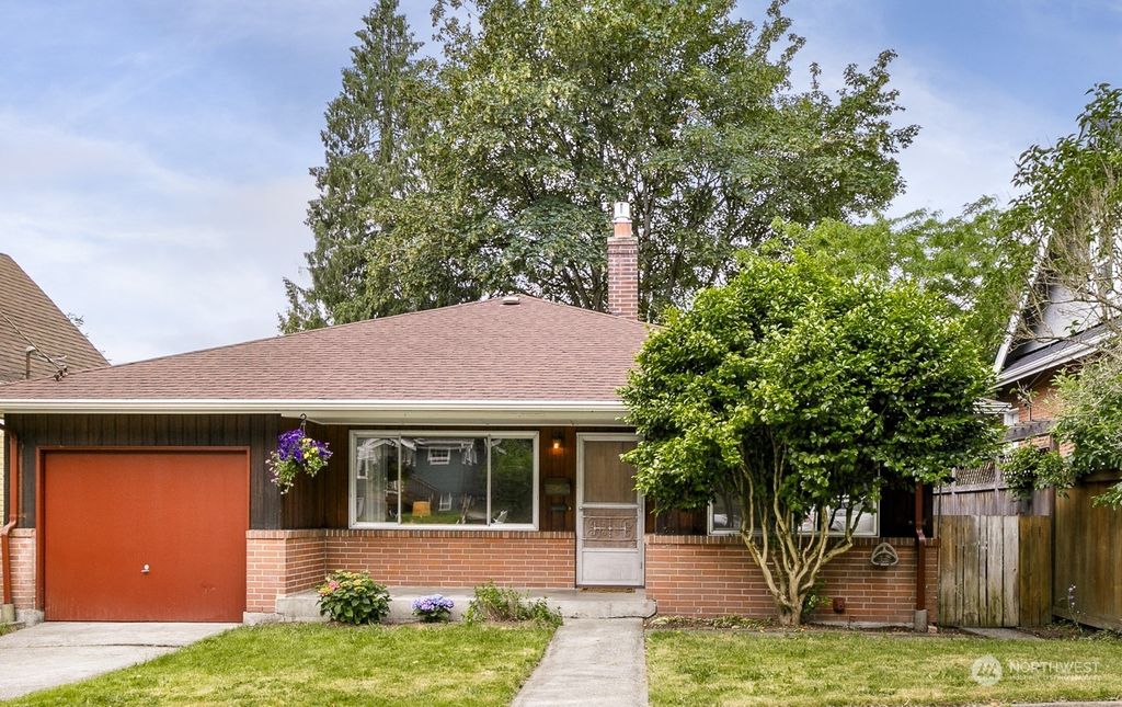 Photo of 6217 27th Avenue NE, Seattle, WA 98115 (MLS # 2255086)