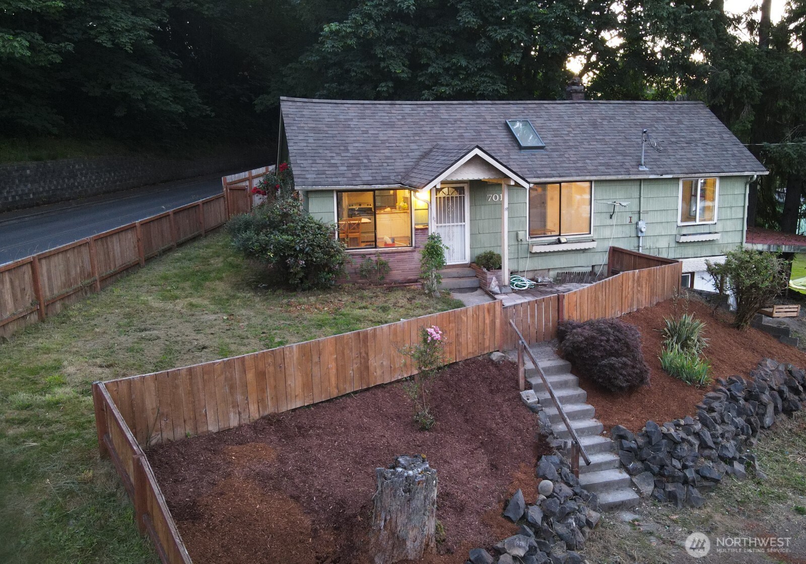 701 NW Dexter Avenue