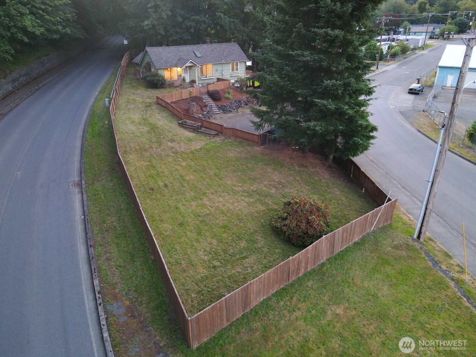 701 NW Dexter Avenue