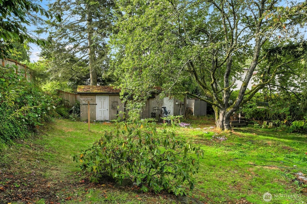 Photo of 317 N 138th Street, Seattle, WA 98133 (MLS # 2587172)