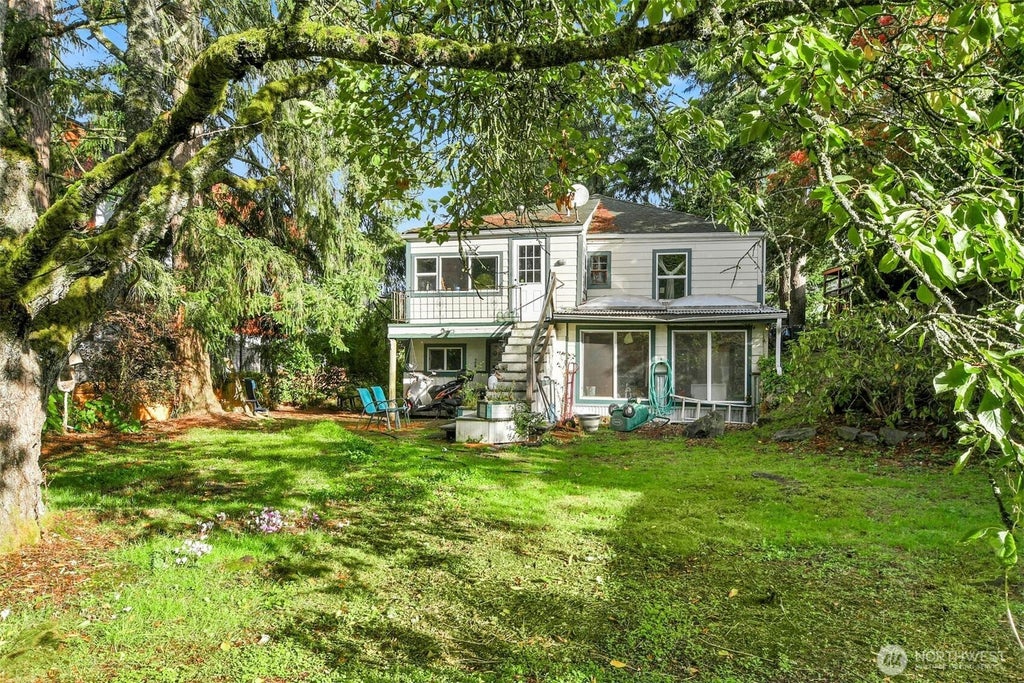 Photo of 317 N 138th Street, Seattle, WA 98133 (MLS # 2587172)