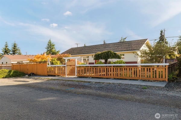410 N KNAPMAN AVE, SEQUIM, WA 98382 - Image e0211a1e19aa2b3fdd665afdeb37252d/656164872