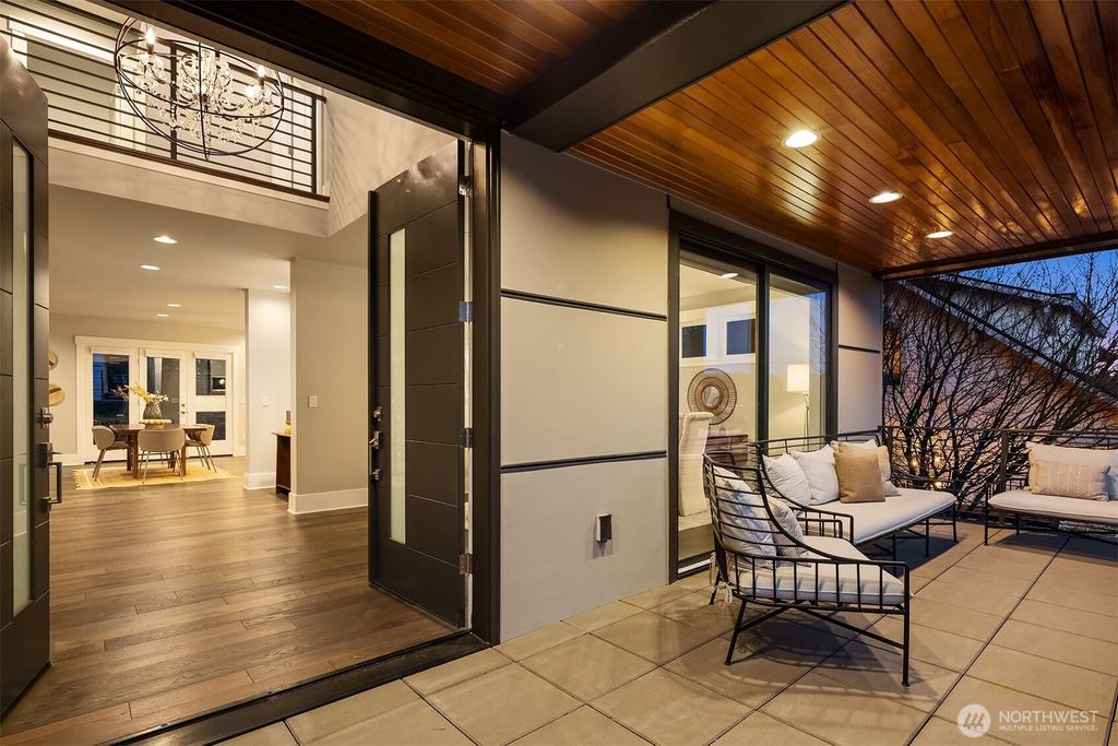 Photo of 222 8th Avenue, Kirkland, WA 98033 (MLS # 2496798)