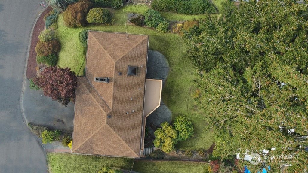 Photo of 1606 N 197th Place, Shoreline, WA 98133 (MLS # 2005183)