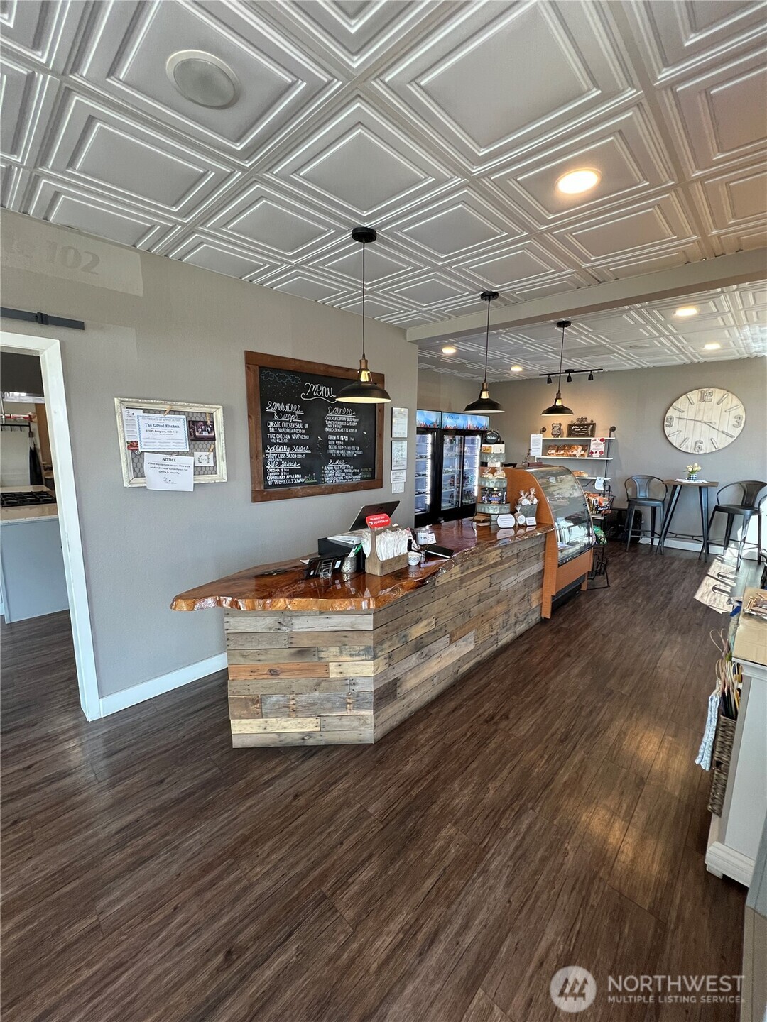 711 Vandercook Way 102