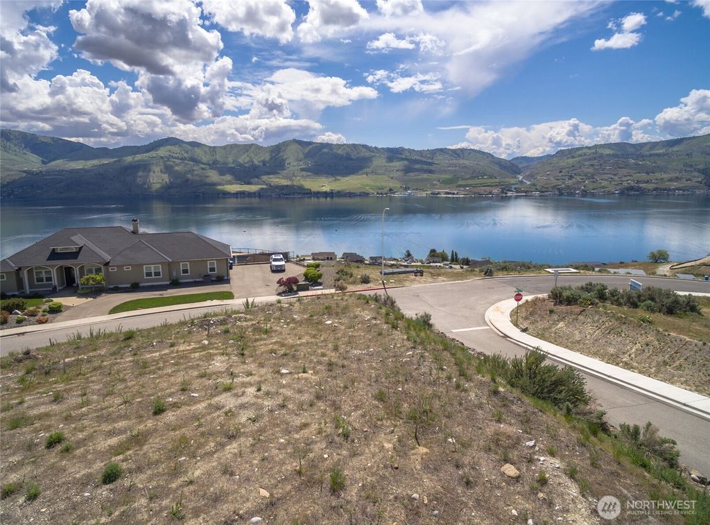 Photo of 104 Lake Ridge Drive, Chelan, WA 98816 (MLS # 2467506)