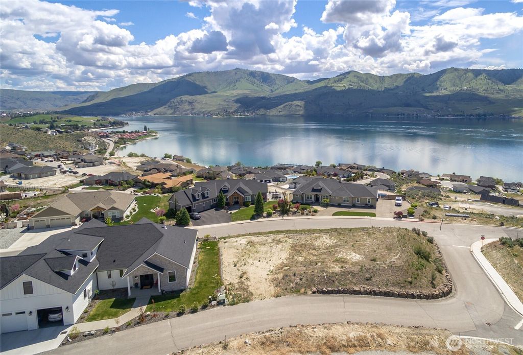 Photo of 104 Lake Ridge Drive, Chelan, WA 98816 (MLS # 2467506)