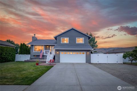 Photo of 2386 Fancher Field Road, East Wenatchee, WA 98802 (MLS # 2535038)