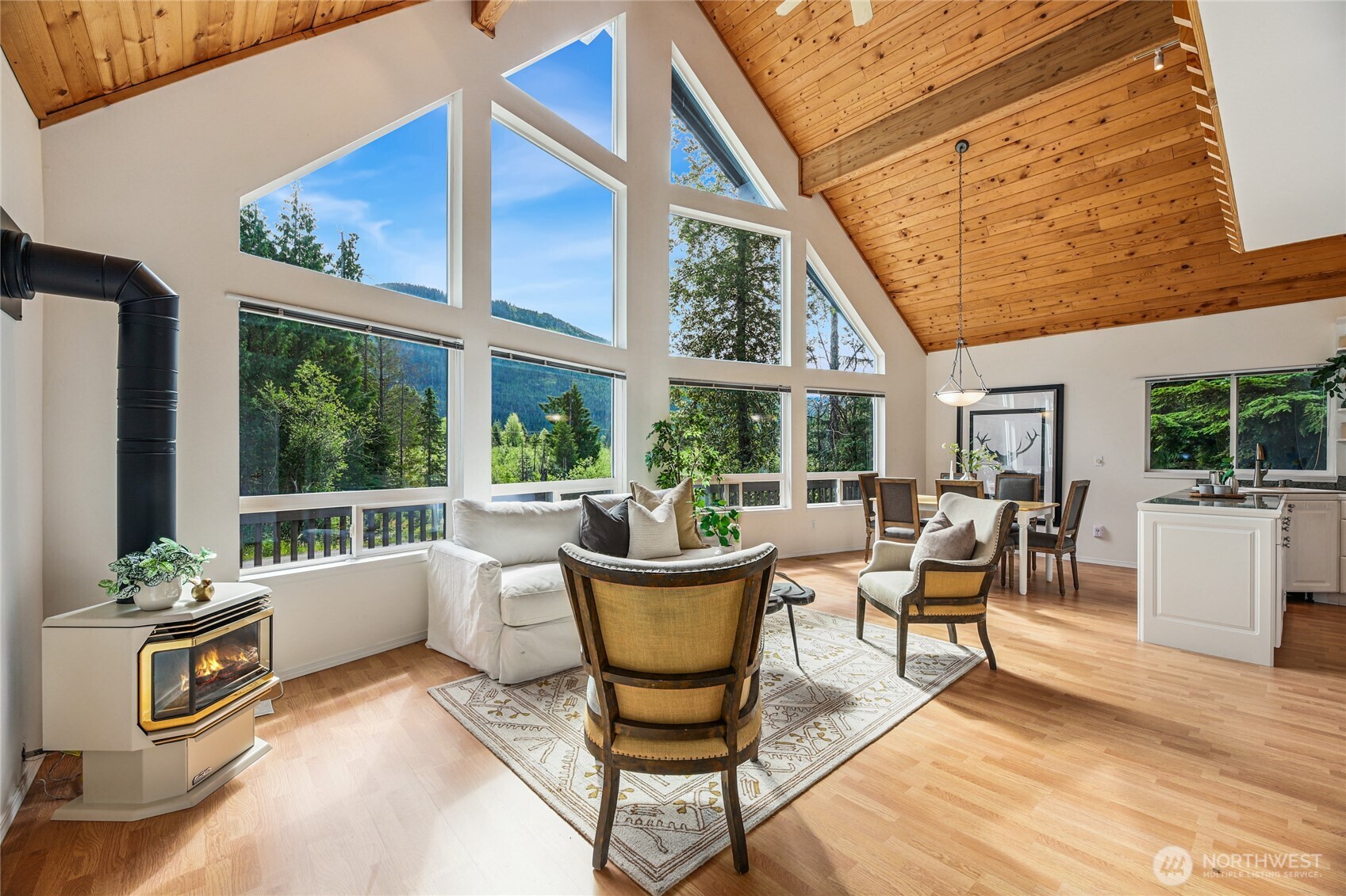 481 Hyak Drive E
