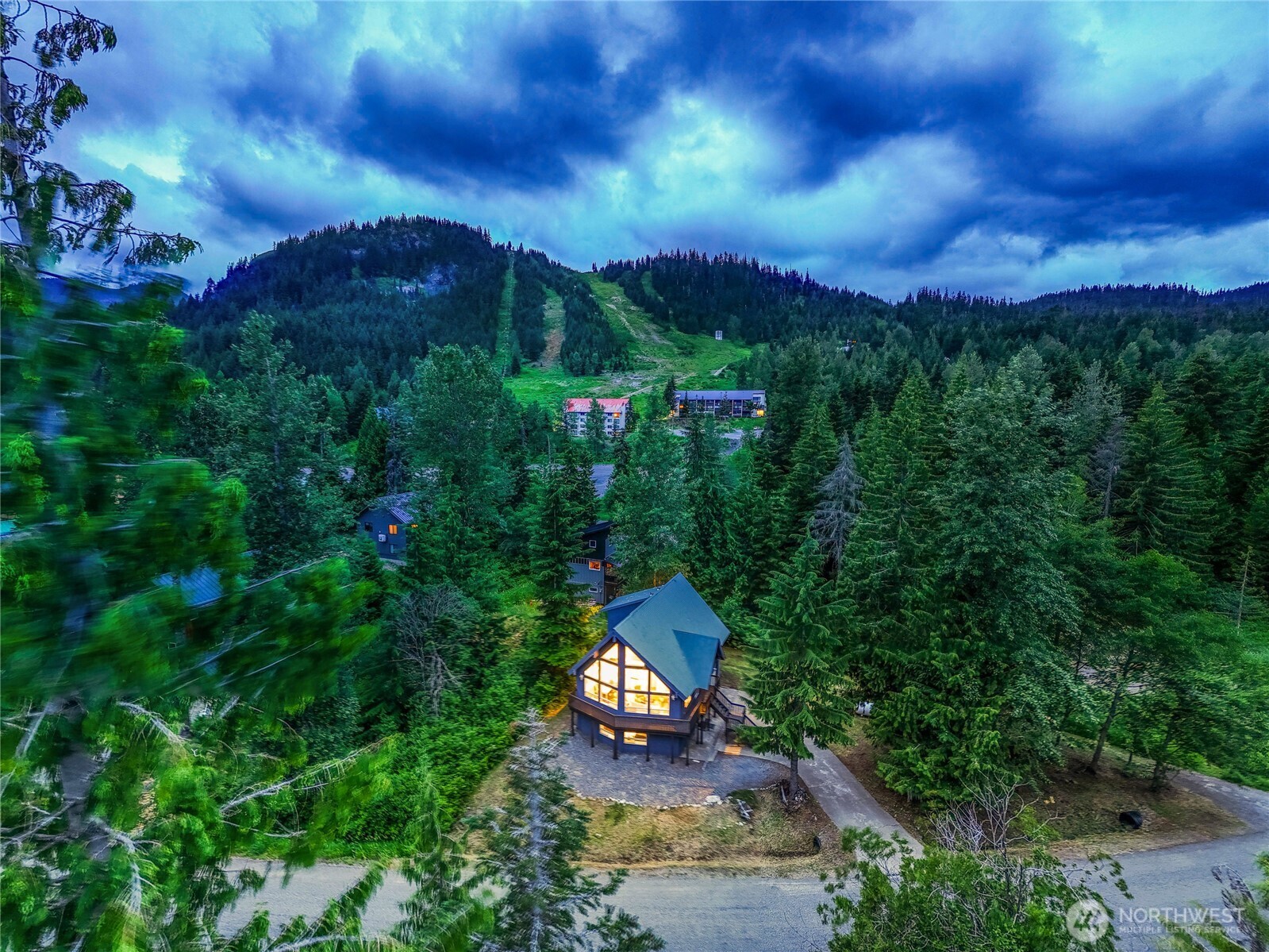 481 Hyak Drive E