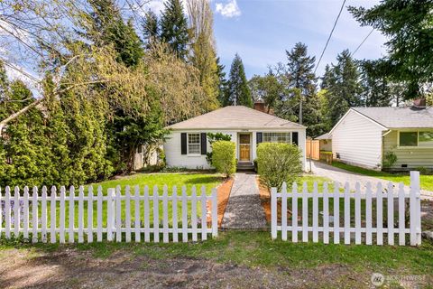 Photo of 12434 12th Avenue S, Burien, WA 98168 (MLS # 2509741)