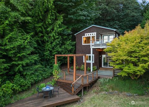 A home in Port Ludlow