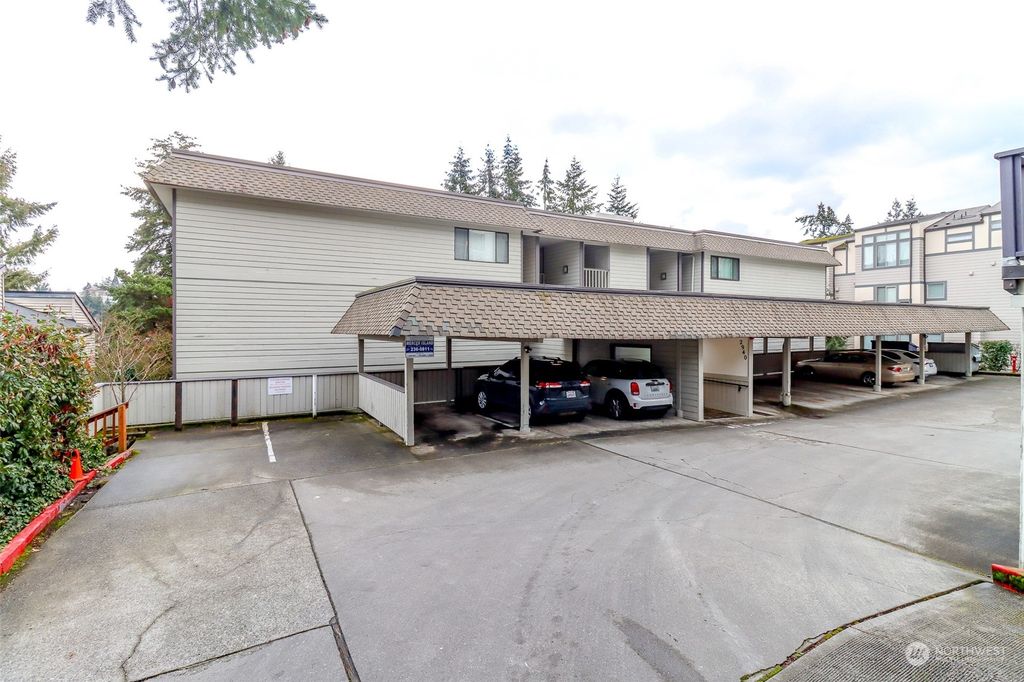 Photo of 2940 76th Avenue SE #B301, Mercer Island, WA 98040 (MLS # 2330768)