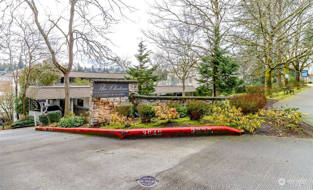 Photo of 2940 76th Avenue SE #B301, Mercer Island, WA 98040 (MLS # 2330768)