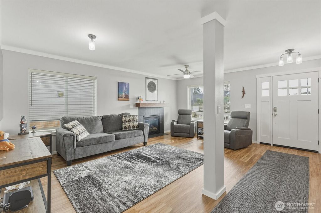 Photo of 232 Shoreview Drive, Kelso, WA 98626 (MLS # 2482447)