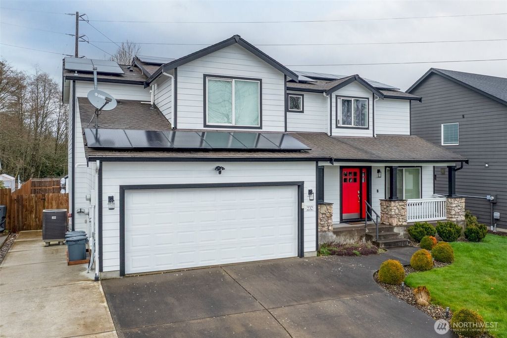 Photo of 232 Shoreview Drive, Kelso, WA 98626 (MLS # 2482447)