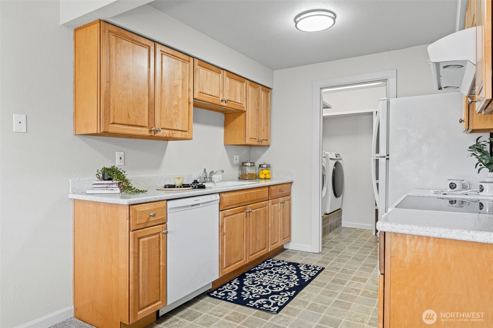 7310 N Skyview Lane J201