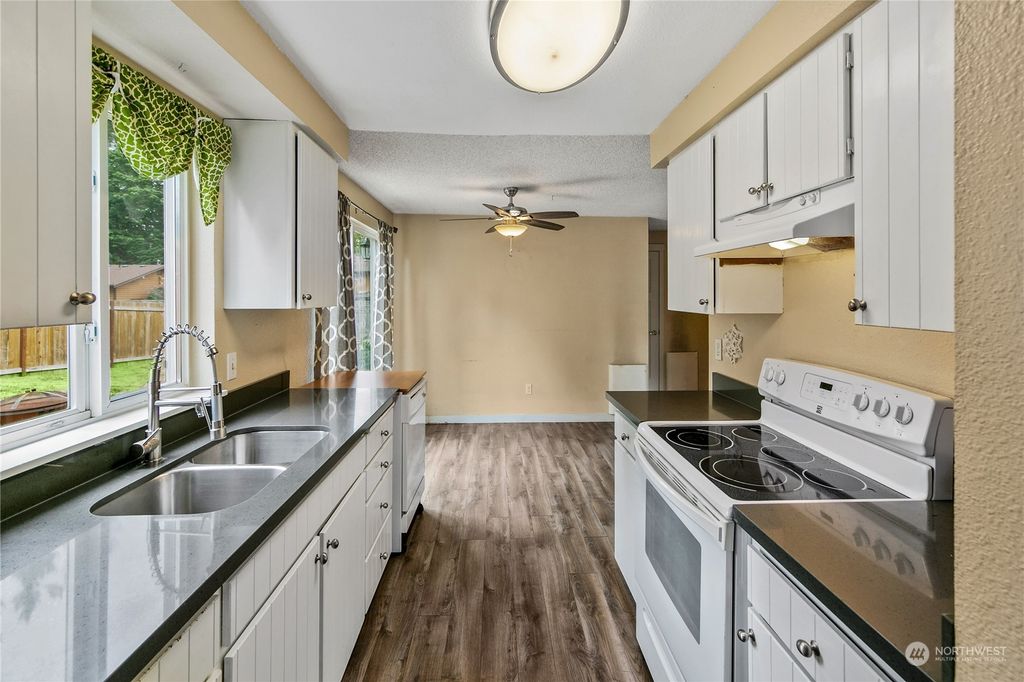 Photo of 35836 52nd Avenue S, Auburn, WA 98001 (MLS # 2137664)