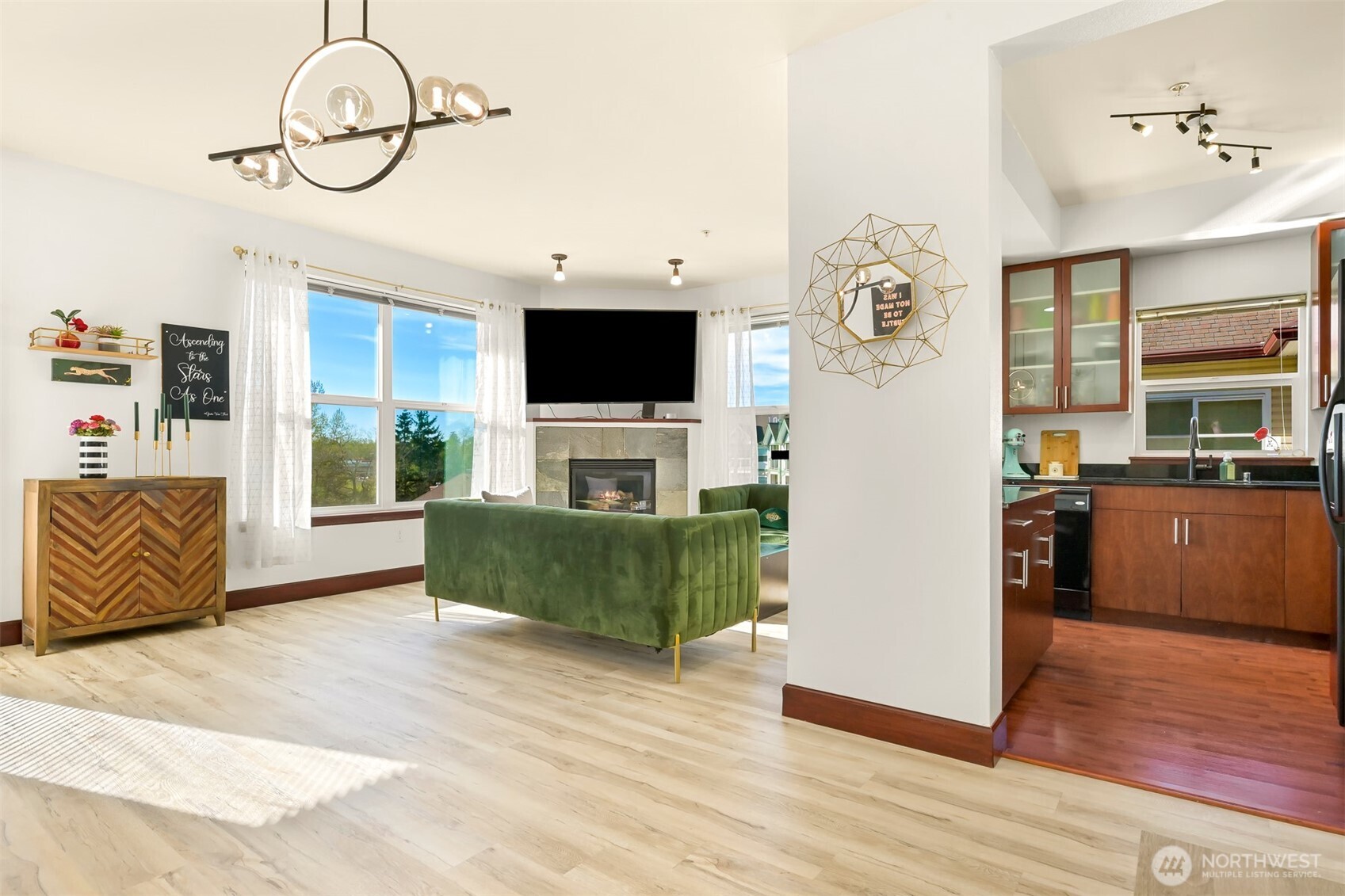 259 W Bakerview Road 402