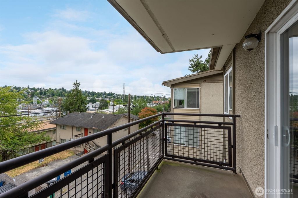 Photo of 608 W Emerson Street, Seattle, WA 98119 (MLS # 2409472)
