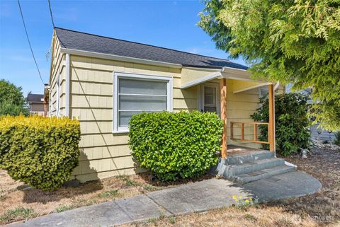 Photo of 3001 Wheaton Way Way, Bremerton, WA 98310 (MLS # 2384873)