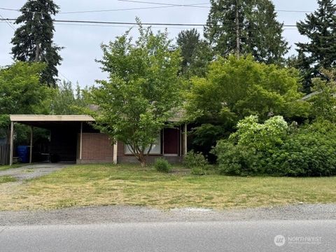 Photo of 11721 Fremont Avenue N, Seattle, WA 98133 (MLS # 2545400)