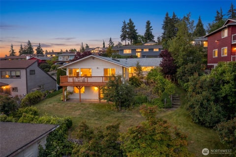 Photo of 909 Queen Street, Bellingham, WA 98229 (MLS # 2526392)