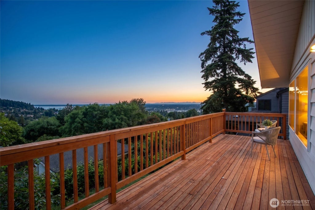 Photo of 909 Queen Street, Bellingham, WA 98229 (MLS # 2526392)
