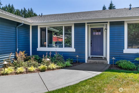 Photo of 715 NE Redbud Lane, Bremerton, WA 98311 (MLS # 2551031)