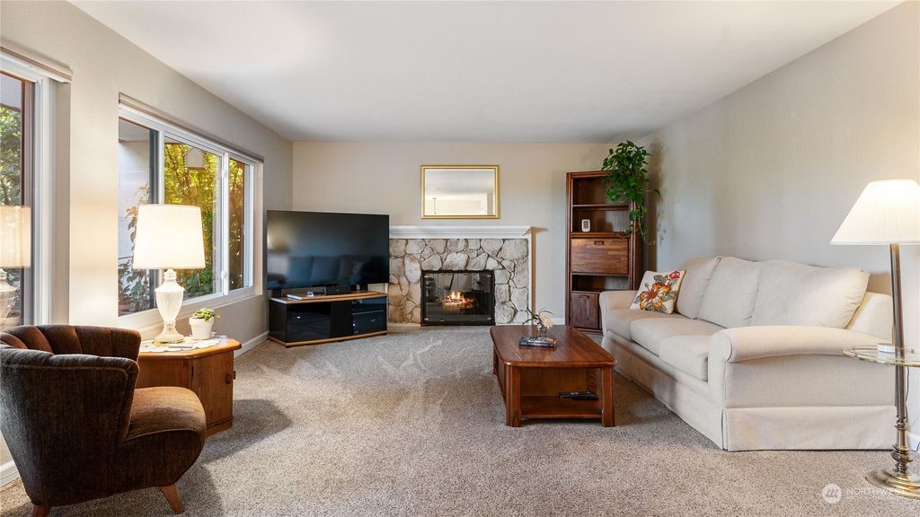 Photo of 17924 23rd Lane NE #G-102, Shoreline, WA 98155 (MLS # 2286758)