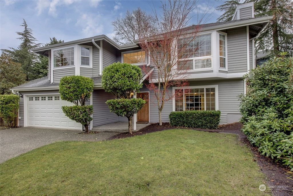 Photo of 10828 NE 64th Street, Kirkland, WA 98033 (MLS # 2203235)
