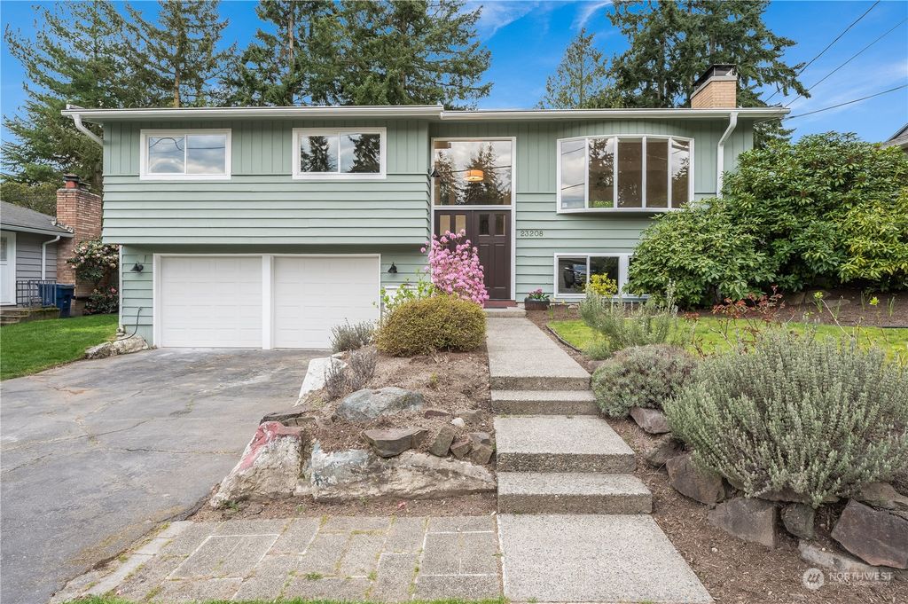 Photo of 23208 66th Avenue W, Mountlake Terrace, WA 98043 (MLS # 2256533)
