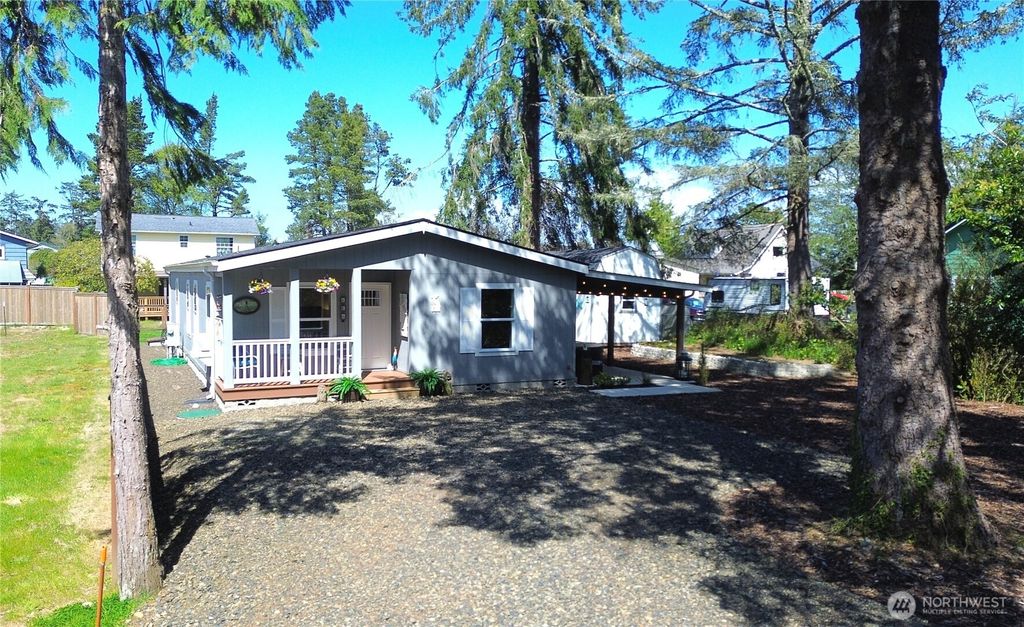 Photo of 502 W Grant Ave, Westport, WA 98595 (MLS # 2514621)