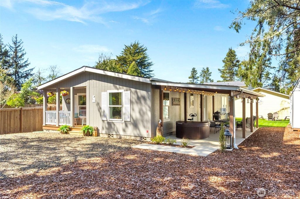 Photo of 502 W Grant Ave, Westport, WA 98595 (MLS # 2514621)