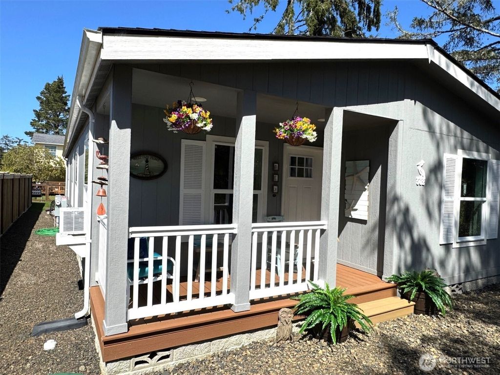 Photo of 502 W Grant Ave, Westport, WA 98595 (MLS # 2514621)