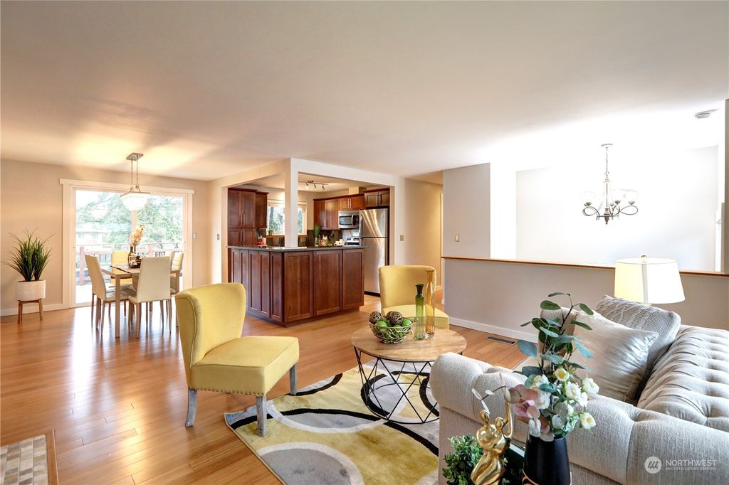 Photo of 14220 NE 75th Street, Redmond, WA 98052 (MLS # 2194716)