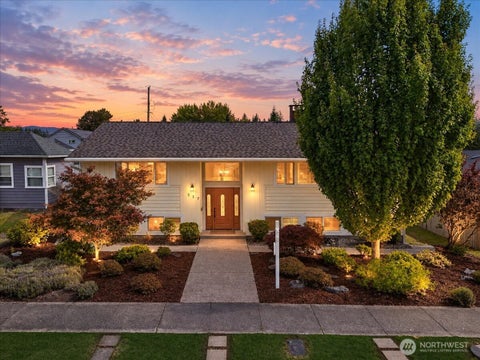 Photo of 217 N French Avenue, Arlington, WA 98223 (MLS # 2584407)