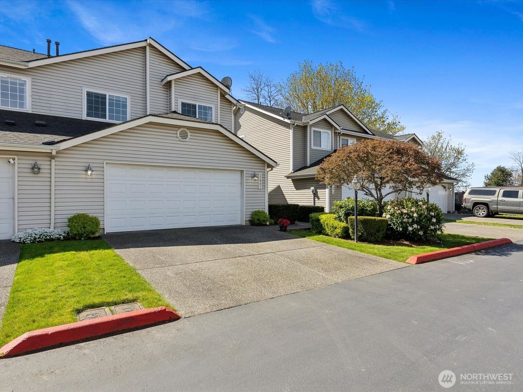 Photo of 17581 110th Lane SE #3, Renton, WA 98055 (MLS # 2361377)