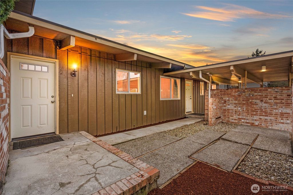 Photo of 616 117th Street S, Tacoma, WA 98444 (MLS # 2468182)