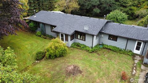 Photo of 945 US Highway 101, Cosmopolis, WA 98537 (MLS # 2441474)