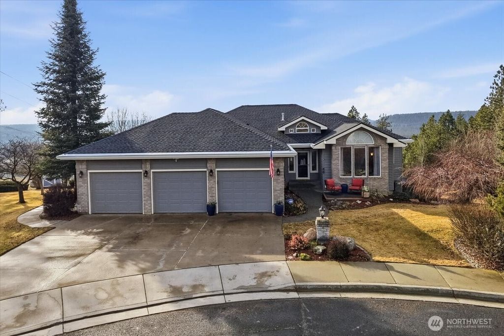 Photo of 10935 N Acoma Drive, Spokane, WA 99208 (MLS # 2476390)